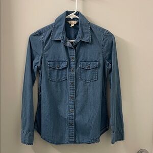 Banana Republic Denim color soft was Button Down Shirt. Never worn.